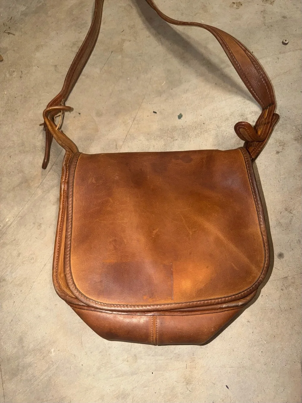 Vintage Coach brown tan leather purse